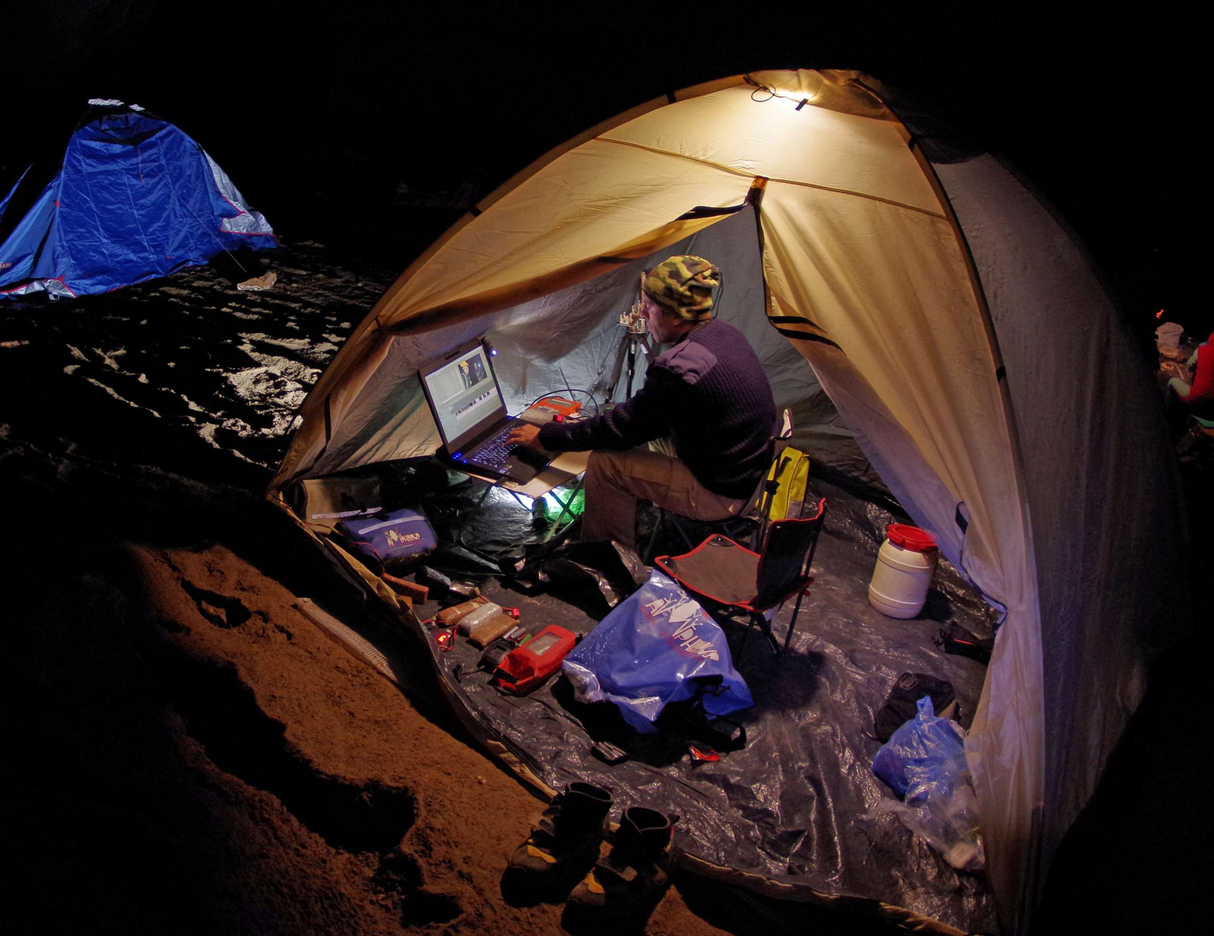 Sirio working inside cave