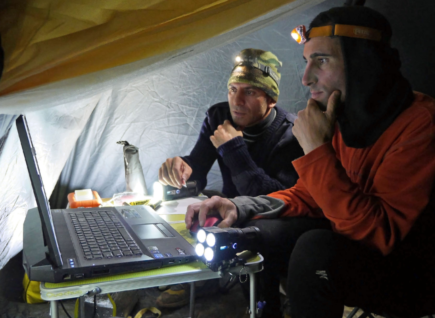 Sirio working inside cave