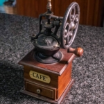 Macinino da caffe antico